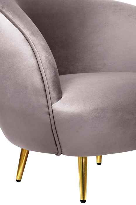 кресло на ножках