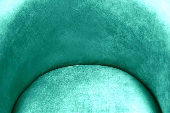 кресло на ножках