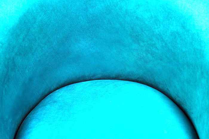 кресло на ножках