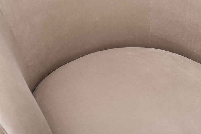 кресло на ножках