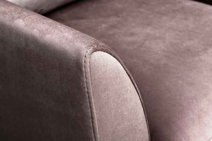 кресло на ножках