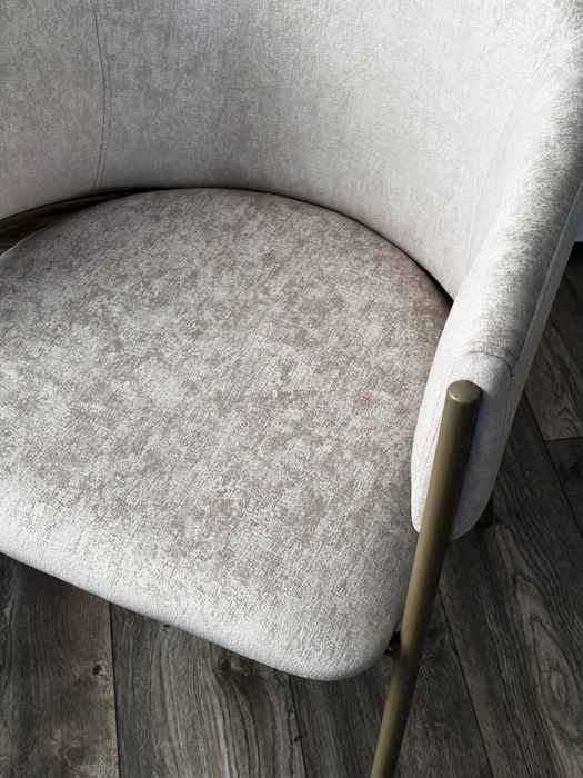 стул обеденный с подлокотниками