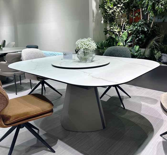 стол обеденный квадратный