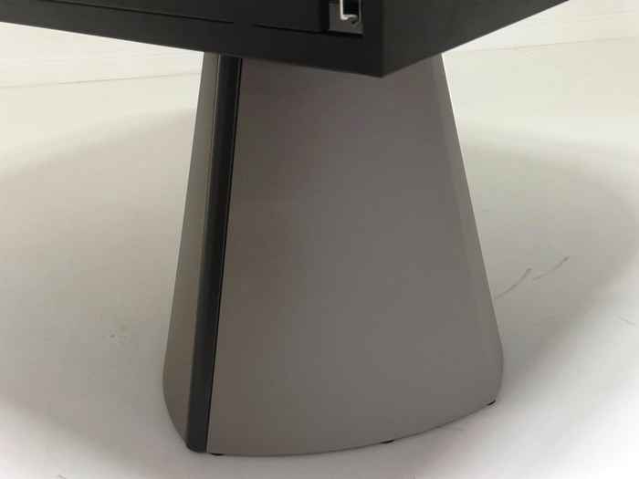 стол обеденный квадратный