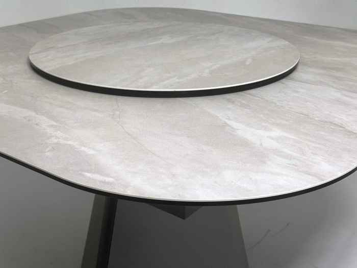 стол обеденный квадратный